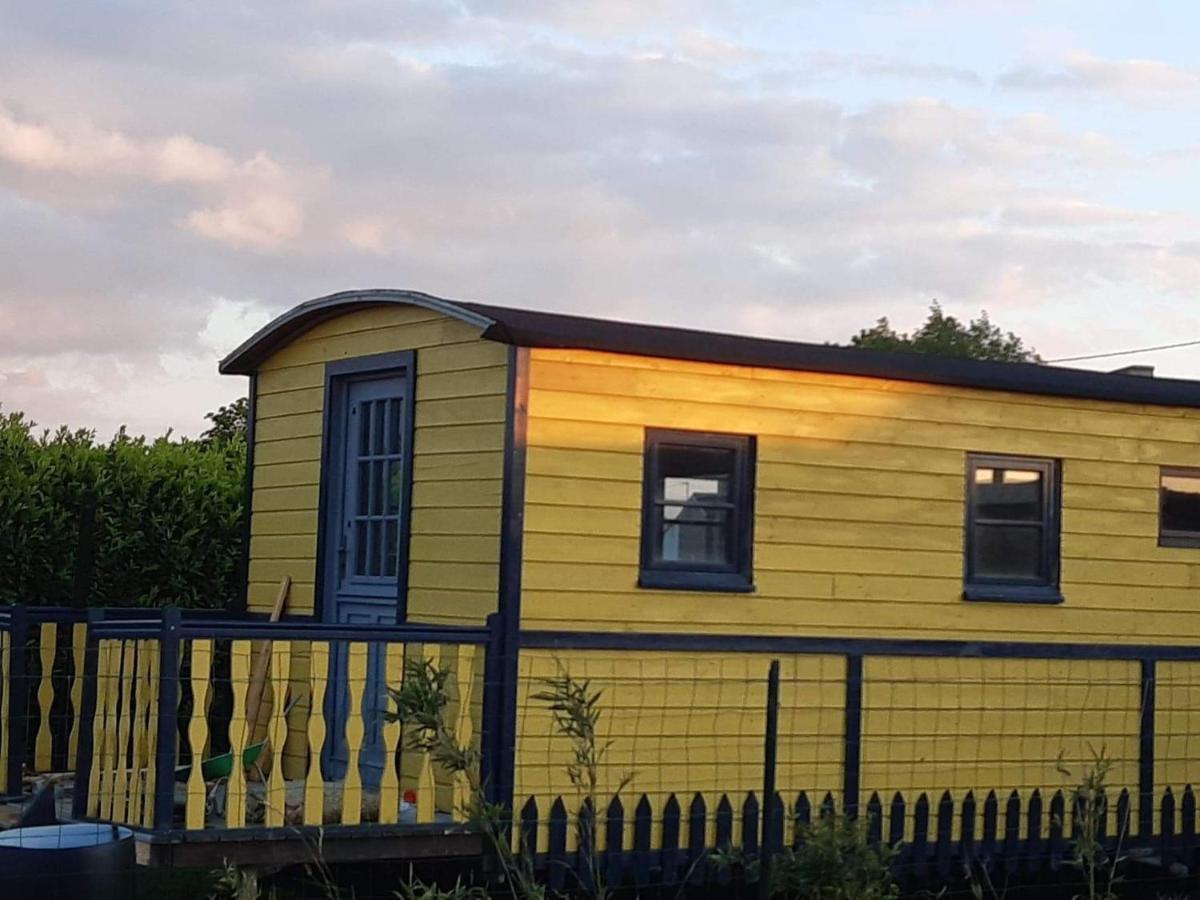 Roulotte Et Jacuzzi De Rachel Au Domaine Du Reuze Villa Winnezeele Kültér fotó