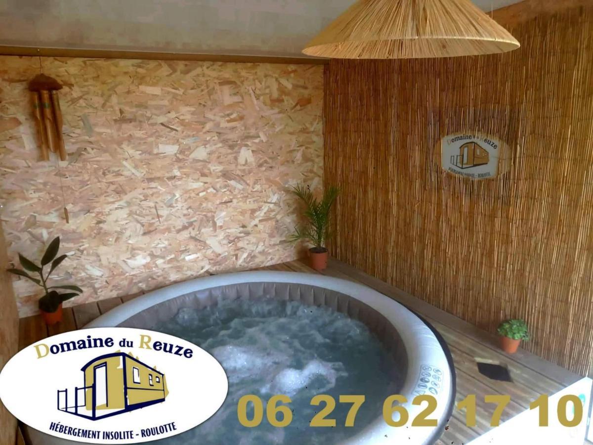Roulotte Et Jacuzzi De Rachel Au Domaine Du Reuze Villa Winnezeele Kültér fotó